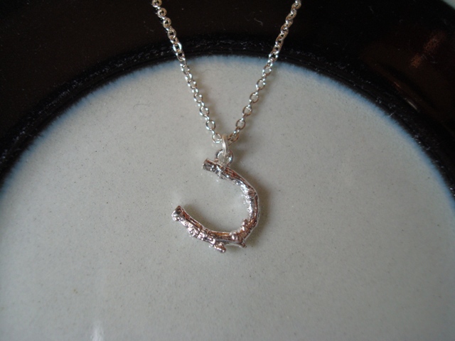 ALEX MONROE Baby Horseshoe Necklace silver