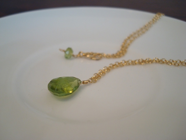 Flavie Furst Single Stone Necklace (Peridot)