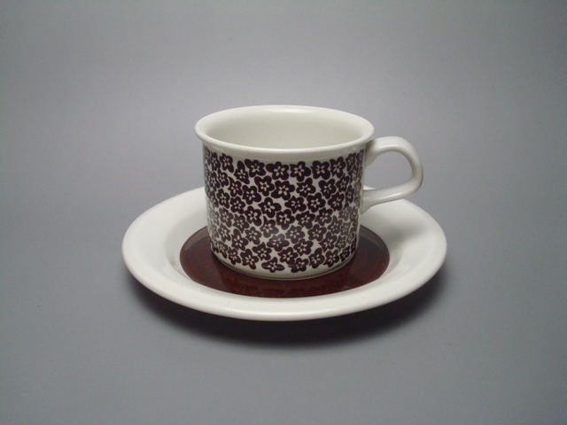 Arabia Faenza Coffee Cup & Saucer brown