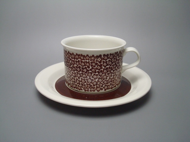 Arabia Faenza Tea Cup & Saucer brown